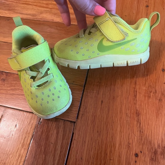 Nike sneakers size 5c - Picture 1 of 1